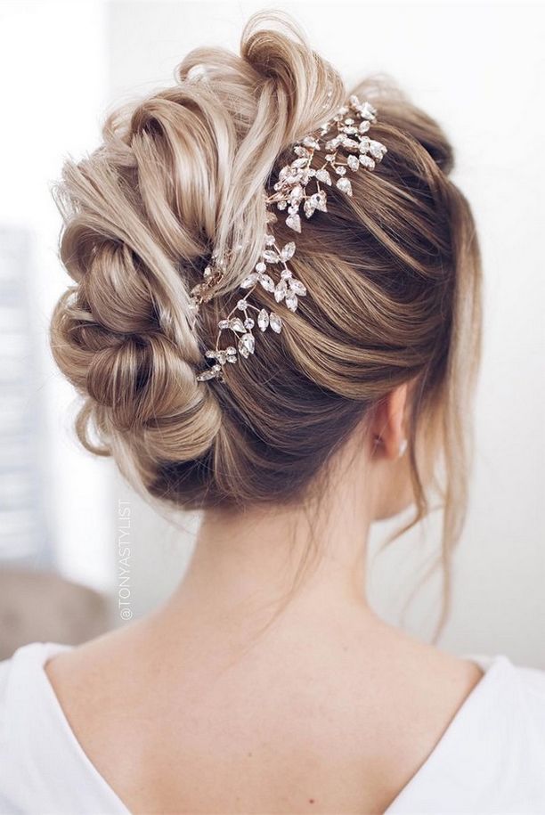 50 Gorgeous Wedding Updo Hairstyles for Long Hair 41 1