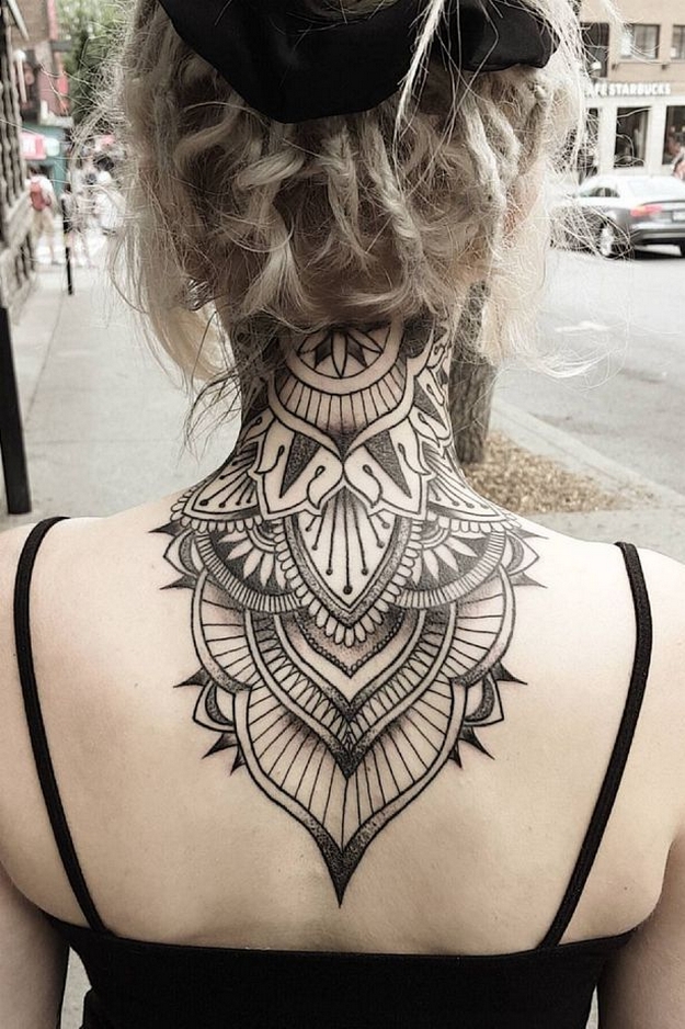 50 Stunning Neck Tattoos For Women Ideas 06