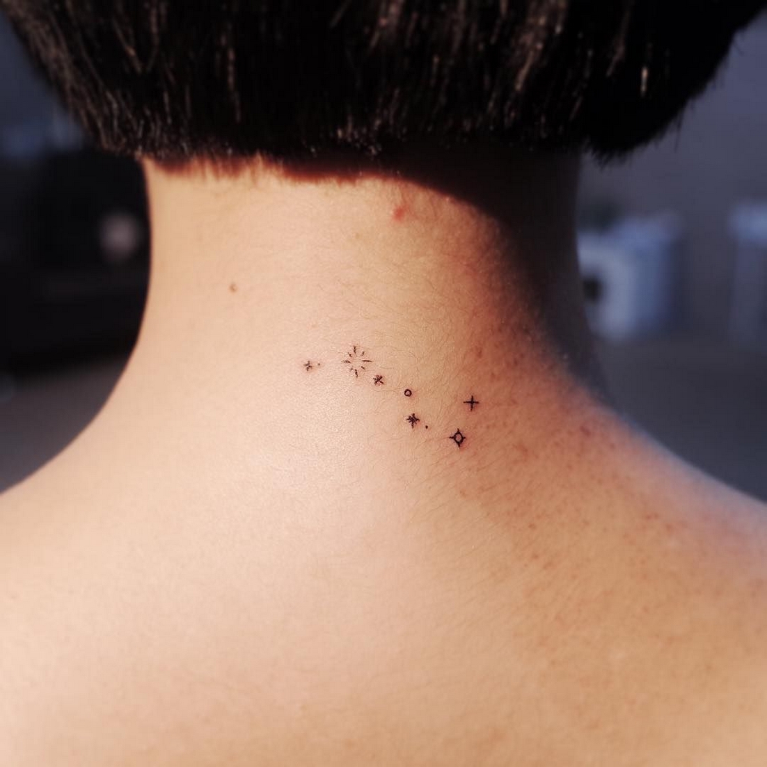 50 Stunning Neck Tattoos For Women Ideas 18