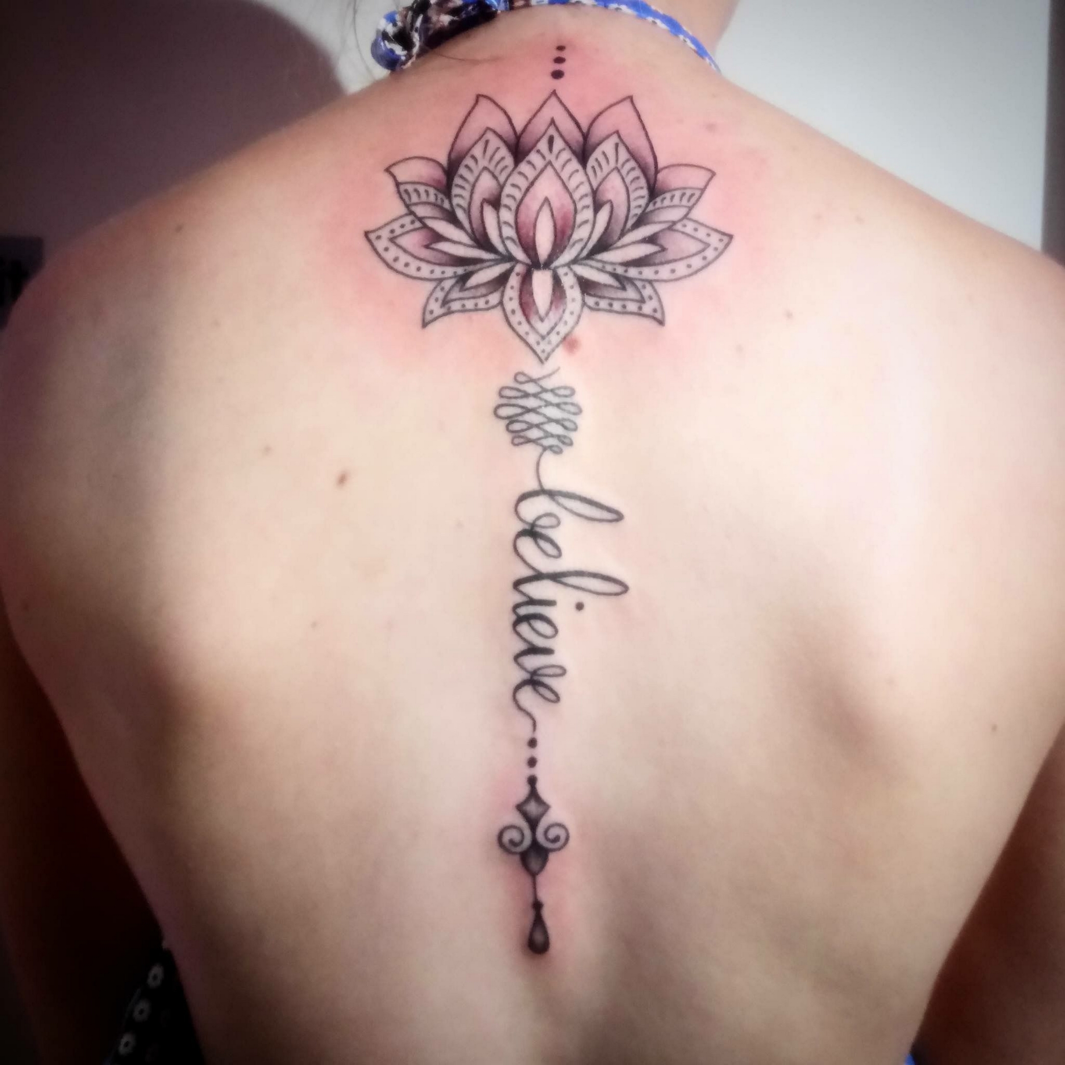 50 Stunning Neck Tattoos For Women Ideas 21