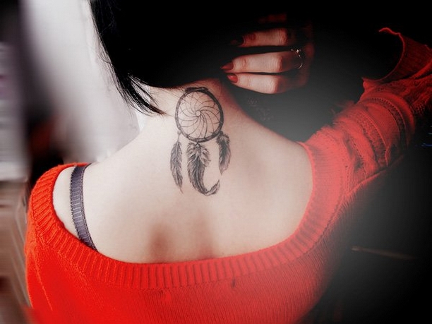 50 Stunning Neck Tattoos For Women Ideas 36