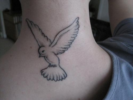50 Stunning Neck Tattoos For Women Ideas 37