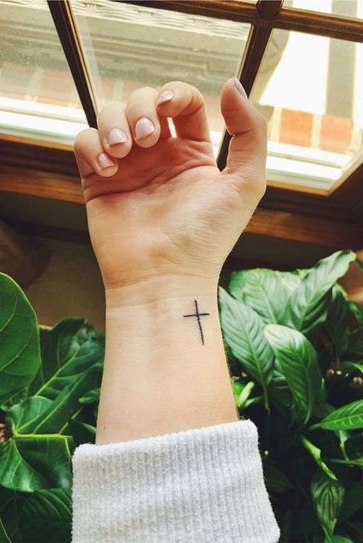 70 Stylish Wrist Tattoos for Women Ideas 09