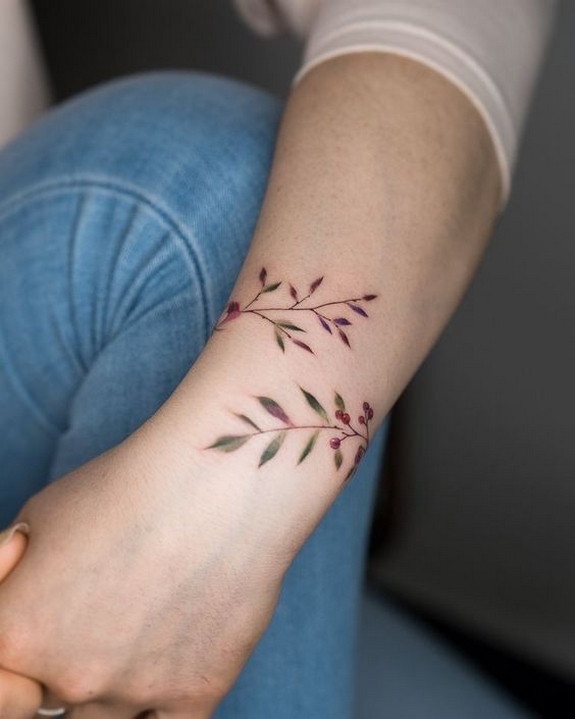 70 Stylish Wrist Tattoos for Women Ideas 10