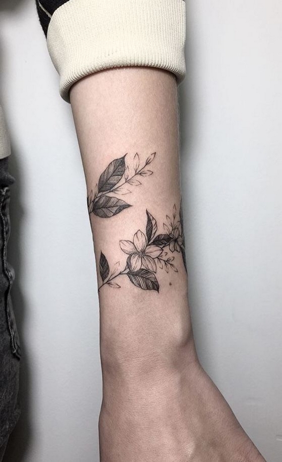 70 Stylish Wrist Tattoos for Women Ideas 15