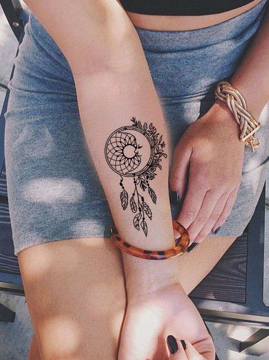 70 Stylish Wrist Tattoos for Women Ideas 19