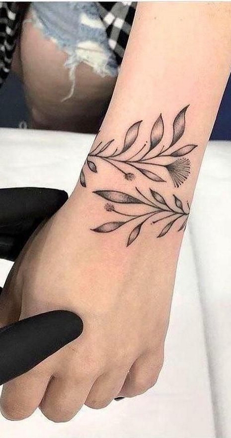 70 Stylish Wrist Tattoos for Women Ideas 35