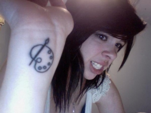 70 Stylish Wrist Tattoos for Women Ideas 39