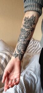 50 Stunning Rose Tattoos On Forearm for Women Ideas 02 50 Stunning Rose Tattoos On Forearm for Women Ideas 02