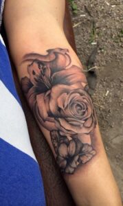 50 Stunning Rose Tattoos On Forearm for Women Ideas 33 50 Stunning Rose Tattoos On Forearm for Women Ideas 33