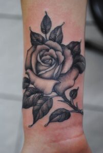 50 Stunning Rose Tattoos On Forearm for Women Ideas 35 50 Stunning Rose Tattoos On Forearm for Women Ideas 35