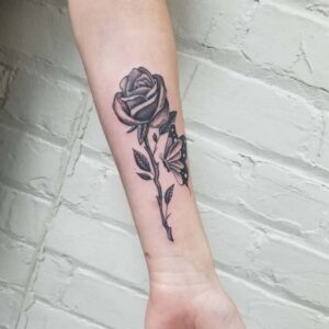 50 Stunning Rose Tattoos On Forearm for Women Ideas 37 50 Stunning Rose Tattoos On Forearm for Women Ideas 37