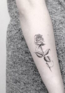 50 Stunning Rose Tattoos On Forearm for Women Ideas 44 50 Stunning Rose Tattoos On Forearm for Women Ideas 44