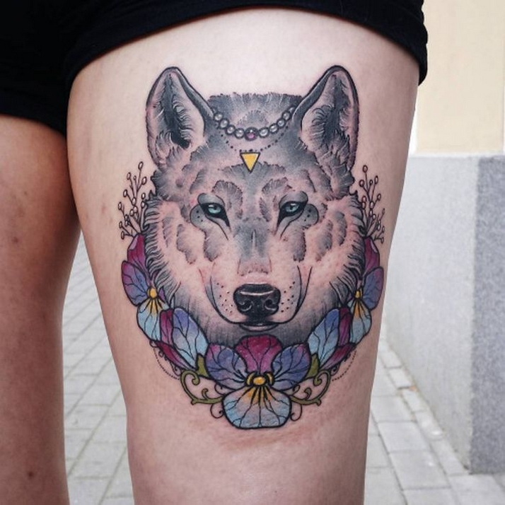 60 Beautiful Wolf Tattoos for Women Ideas 03