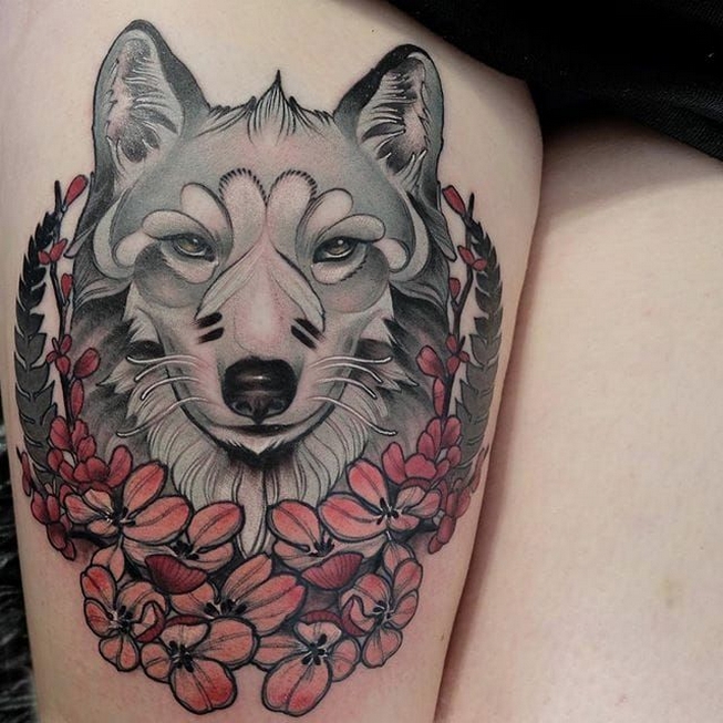60 Beautiful Wolf Tattoos for Women Ideas 06