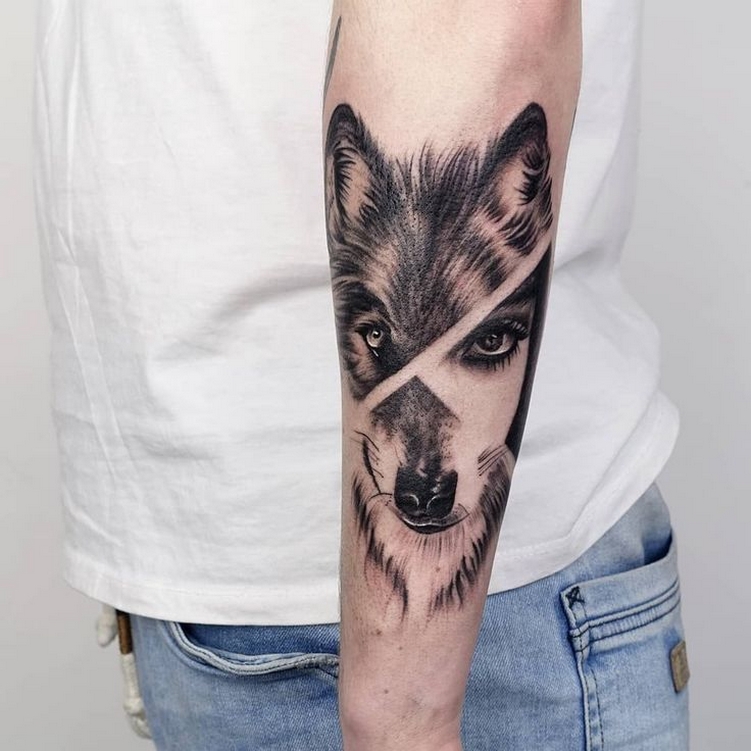 60 Beautiful Wolf Tattoos for Women Ideas 09