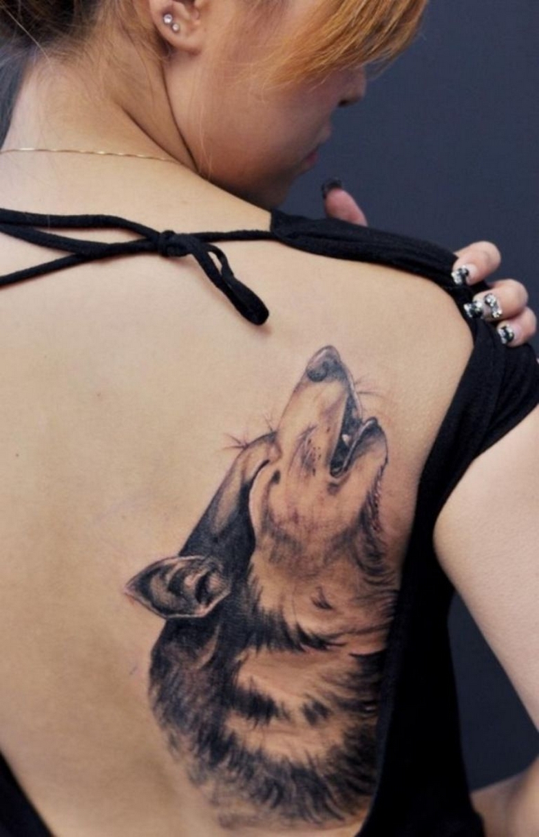 60 Beautiful Wolf Tattoos for Women Ideas 11