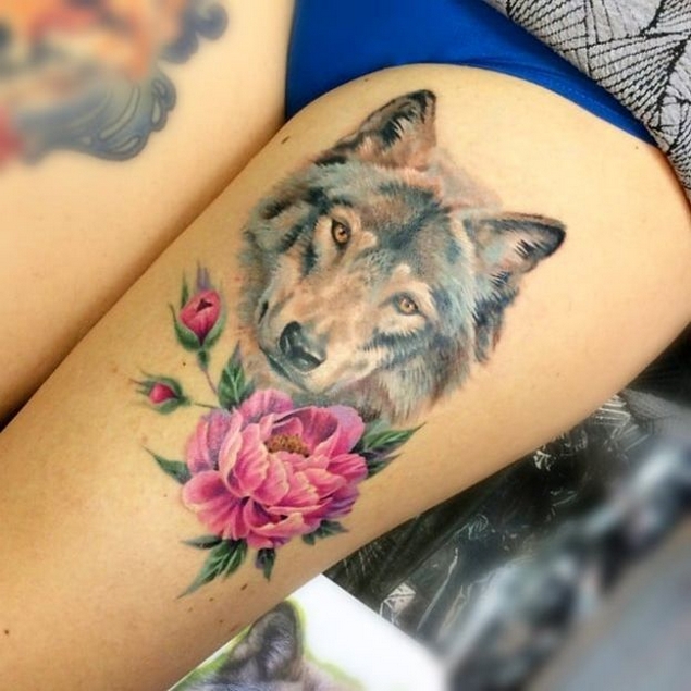 60 Beautiful Wolf Tattoos for Women Ideas 19