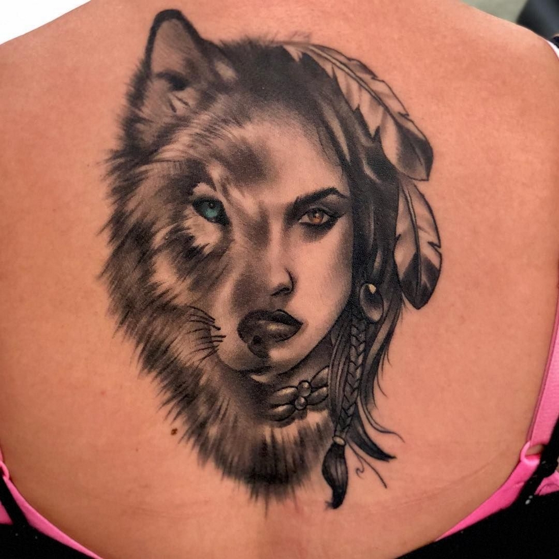 60 Beautiful Wolf Tattoos for Women Ideas 33