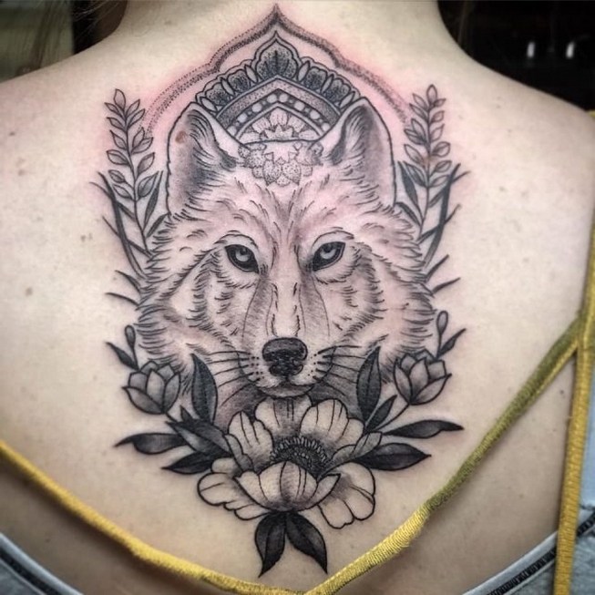 60 Beautiful Wolf Tattoos for Women Ideas 34