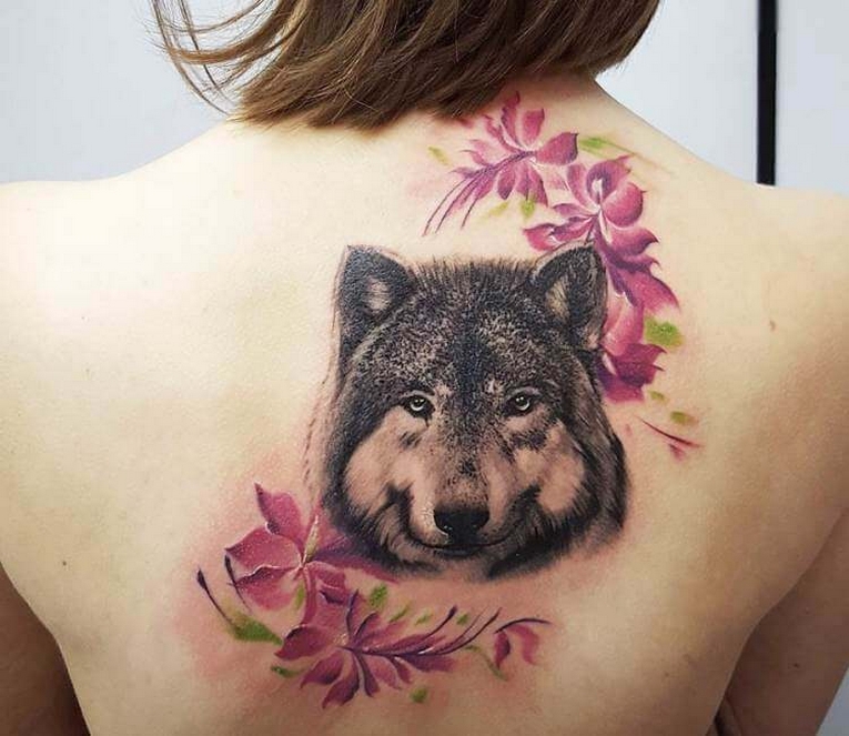 60 Beautiful Wolf Tattoos for Women Ideas 41