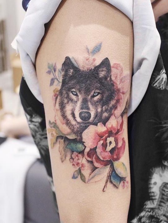 60 Beautiful Wolf Tattoos for Women Ideas 44