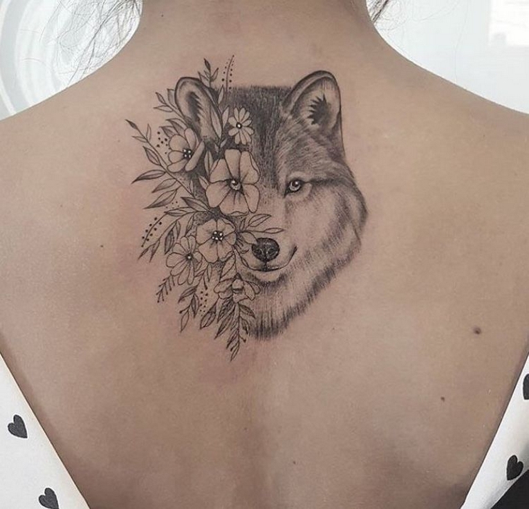 60 Beautiful Wolf Tattoos for Women Ideas 48