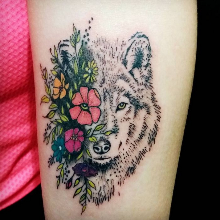60 Beautiful Wolf Tattoos for Women Ideas 57