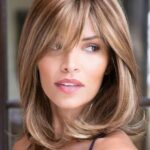 50 Easy to Style Medium Haircuts for Women 22