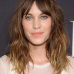 50 Easy to Style Medium Haircuts for Women 26