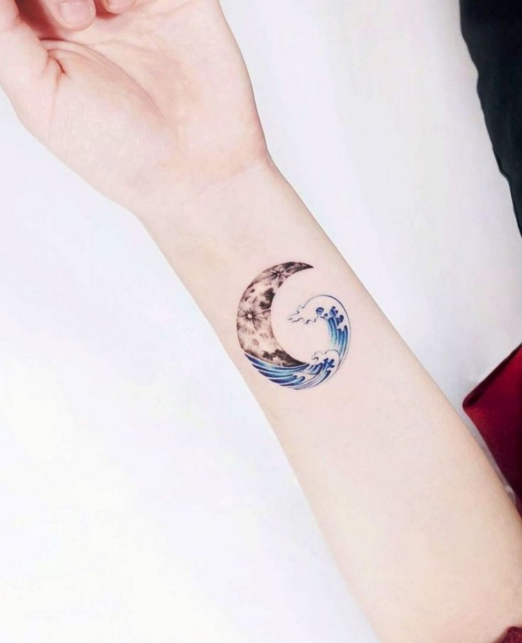 70 Simple and Meaningful Wrist Tattoos for Women Ideas 18