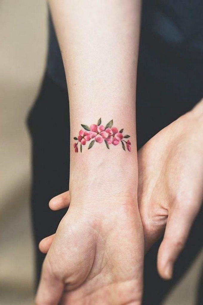 70 Simple and Meaningful Wrist Tattoos for Women Ideas 20