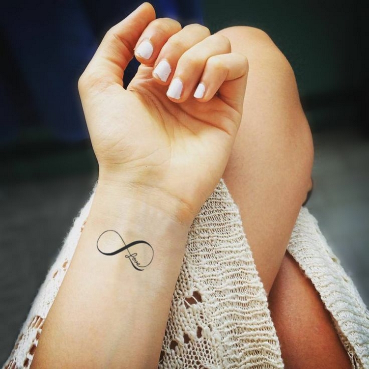 70 Simple and Meaningful Wrist Tattoos for Women Ideas 27