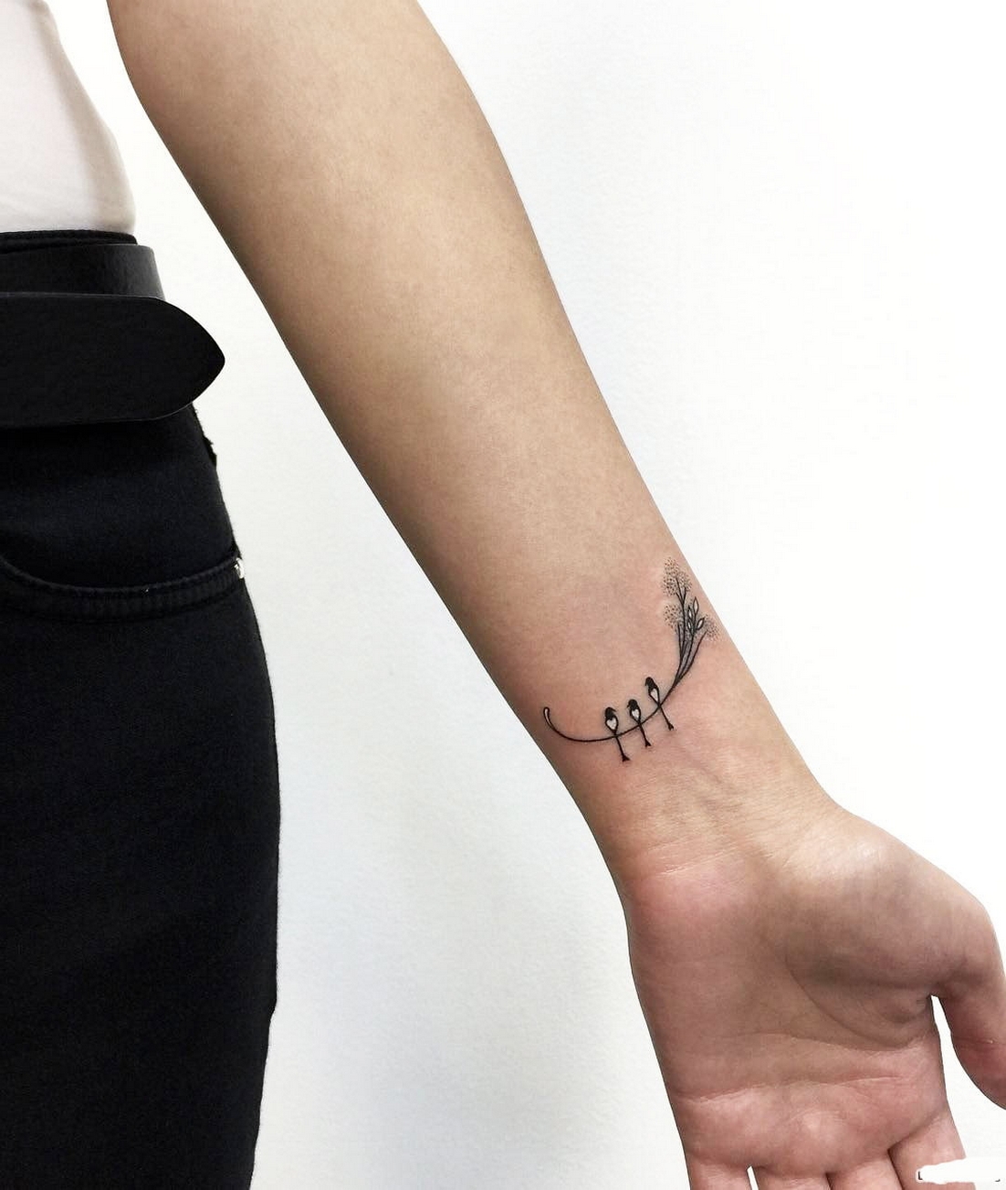 70 Simple and Meaningful Wrist Tattoos for Women Ideas 28