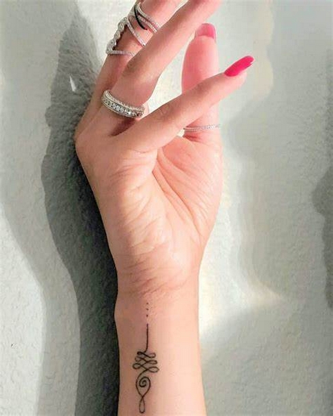 70 Simple and Meaningful Wrist Tattoos for Women Ideas 48