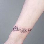 70 Simple and Meaningful Wrist Tattoos for Women Ideas 52