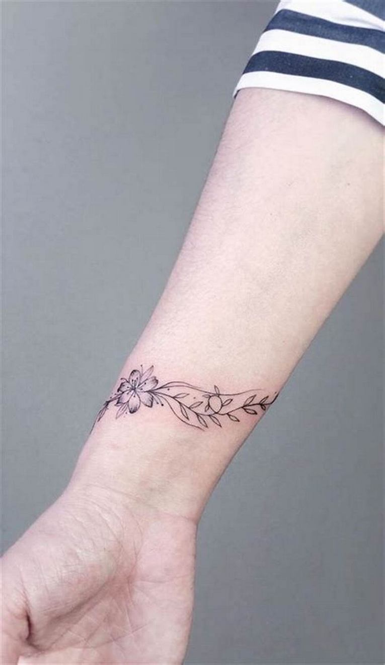 70 Simple and Meaningful Wrist Tattoos for Women Ideas 52
