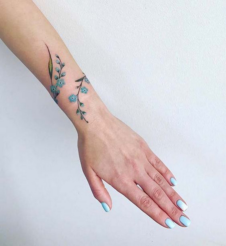 70 Simple and Meaningful Wrist Tattoos for Women Ideas 70