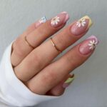 40 DIY Spring Nail Designs for Short Nails 19