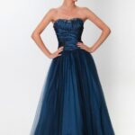 50 Gorgeous Prom Dresses You Need to See 08