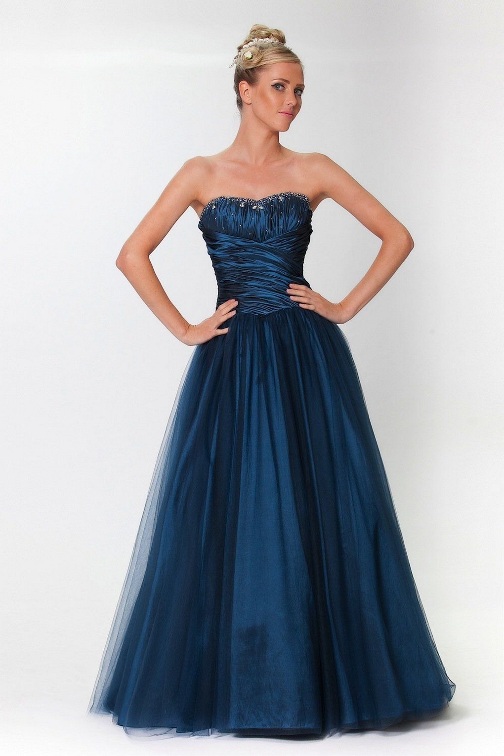50 Gorgeous Prom Dresses You Need to See 08