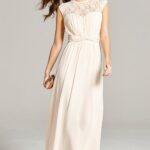 50 Gorgeous Prom Dresses You Need to See 12