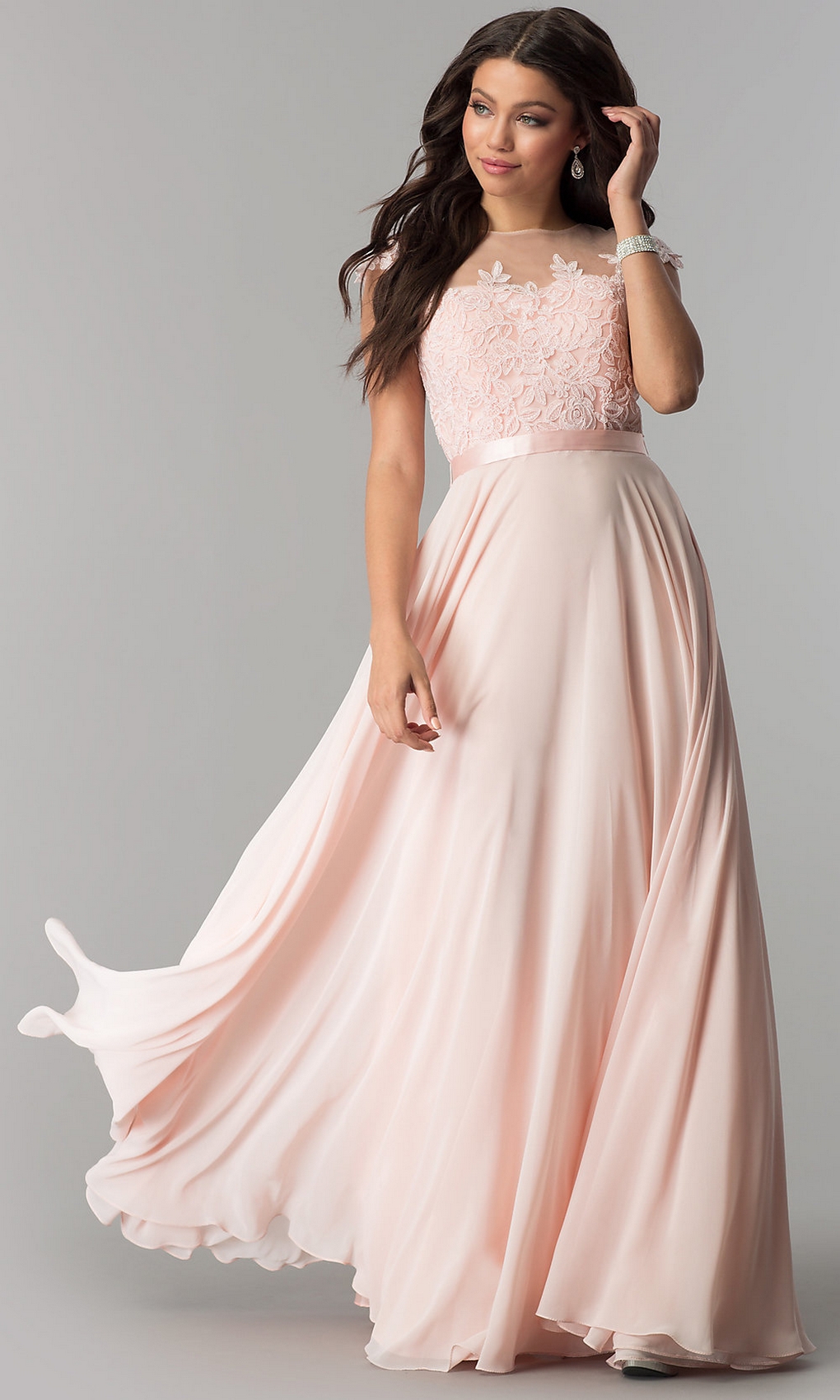 50 Gorgeous Prom Dresses You Need to See 13