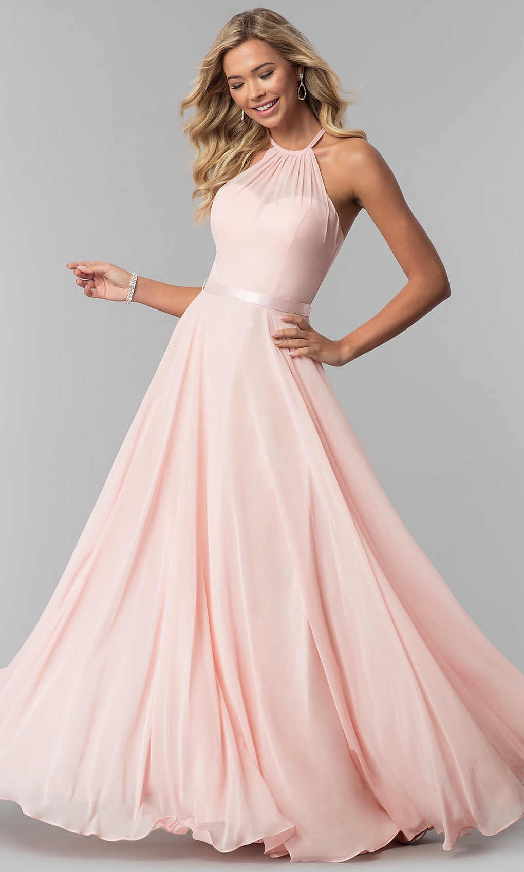 50 Gorgeous Prom Dresses You Need to See 14