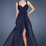 50 Gorgeous Prom Dresses You Need to See 16