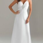 50 Gorgeous Prom Dresses You Need to See 24