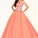 50 Gorgeous Prom Dresses You Need to See 25