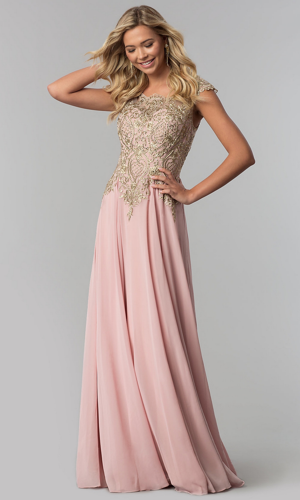 50 Gorgeous Prom Dresses You Need to See 26