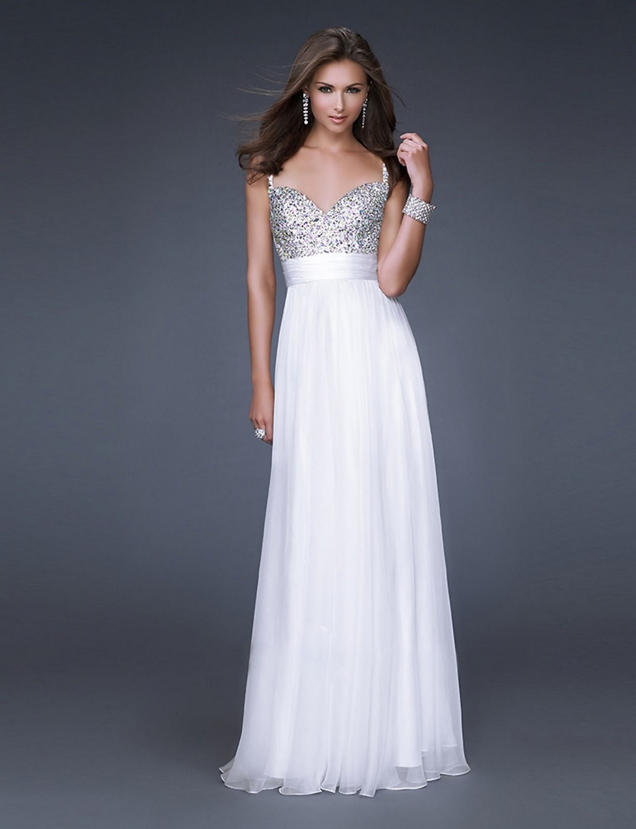 50 Gorgeous Prom Dresses You Need to See 29