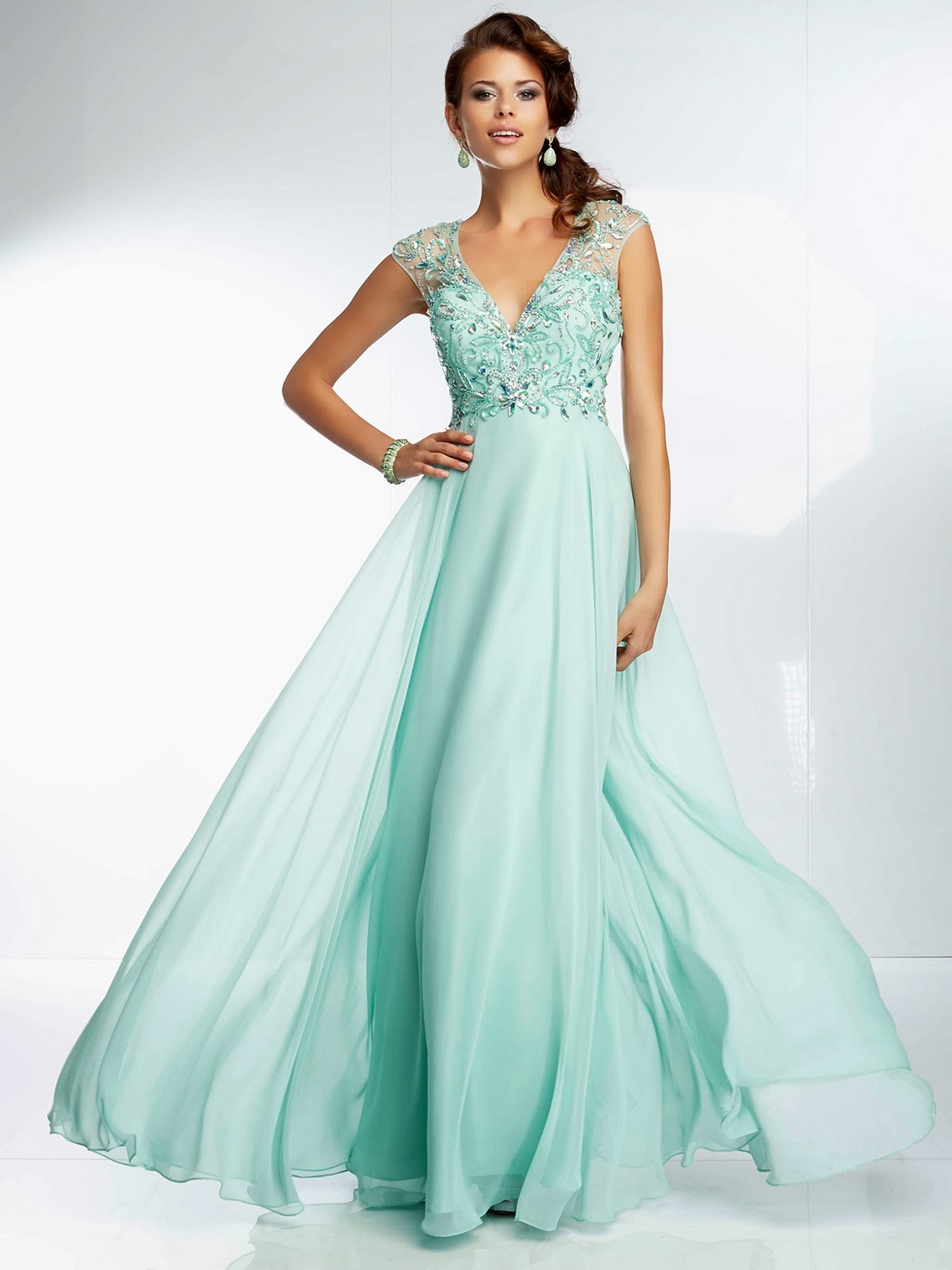 50 Gorgeous Prom Dresses You Need to See 36